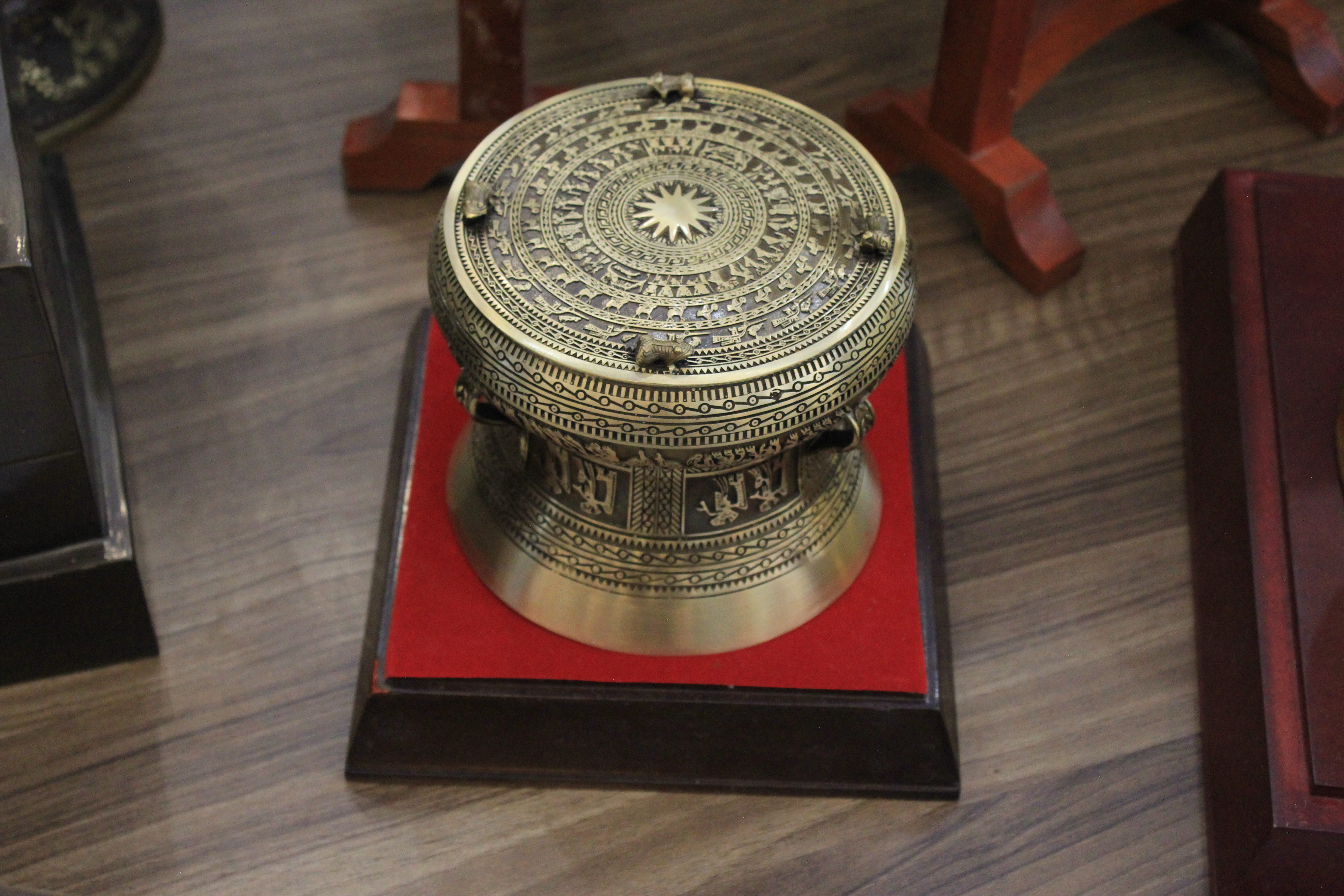 Quả trống đồng lưu niệm 15 cm